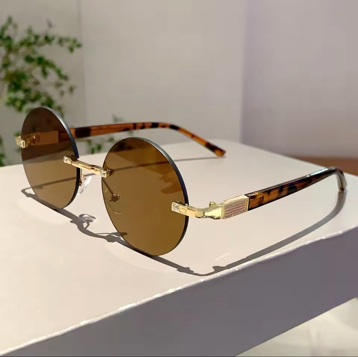 Chic Rimless Sunglasses with Leopard Arms