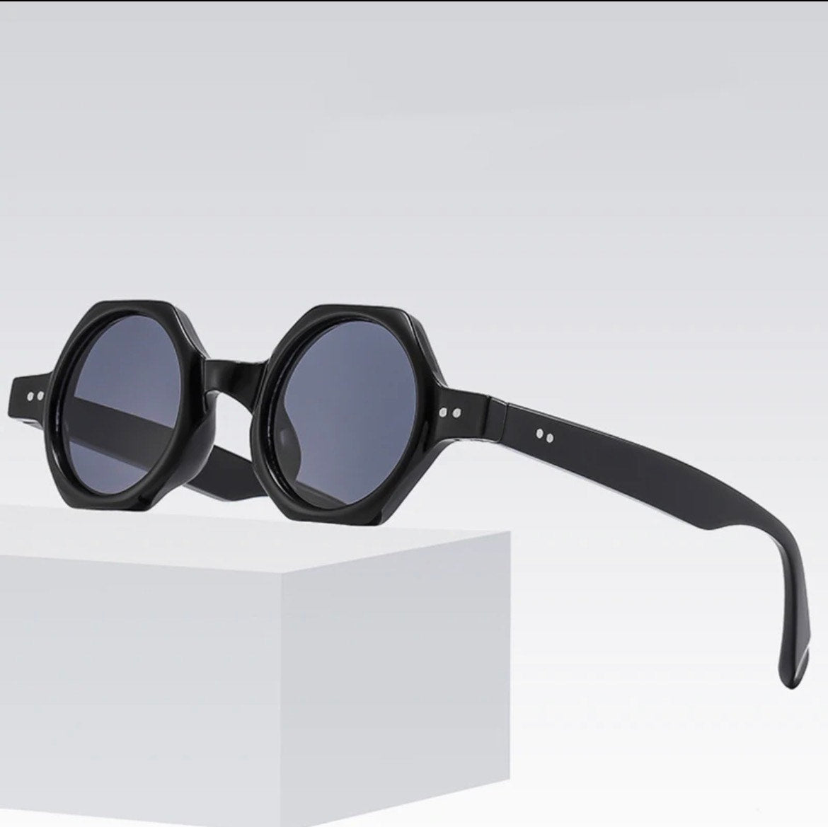 New Unisex Polygon Sunglasses for a Vintage Fashion look