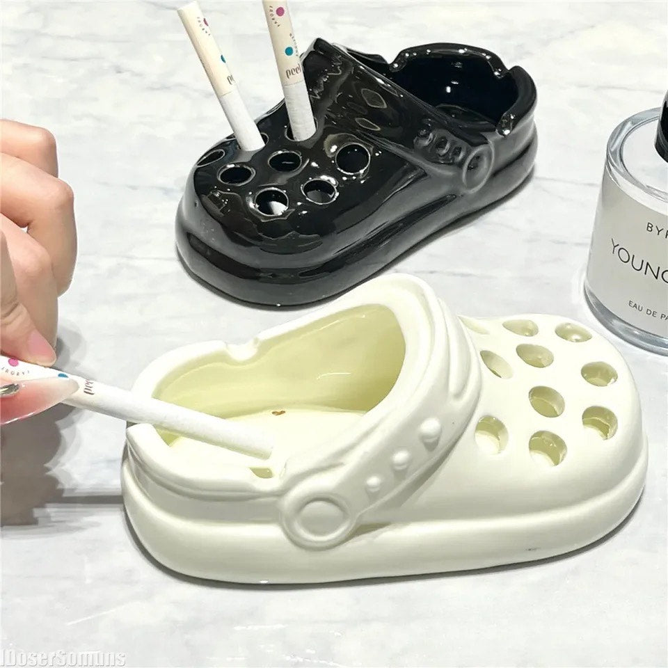 Creative Croc-Shaped Ashtray for Office, Home