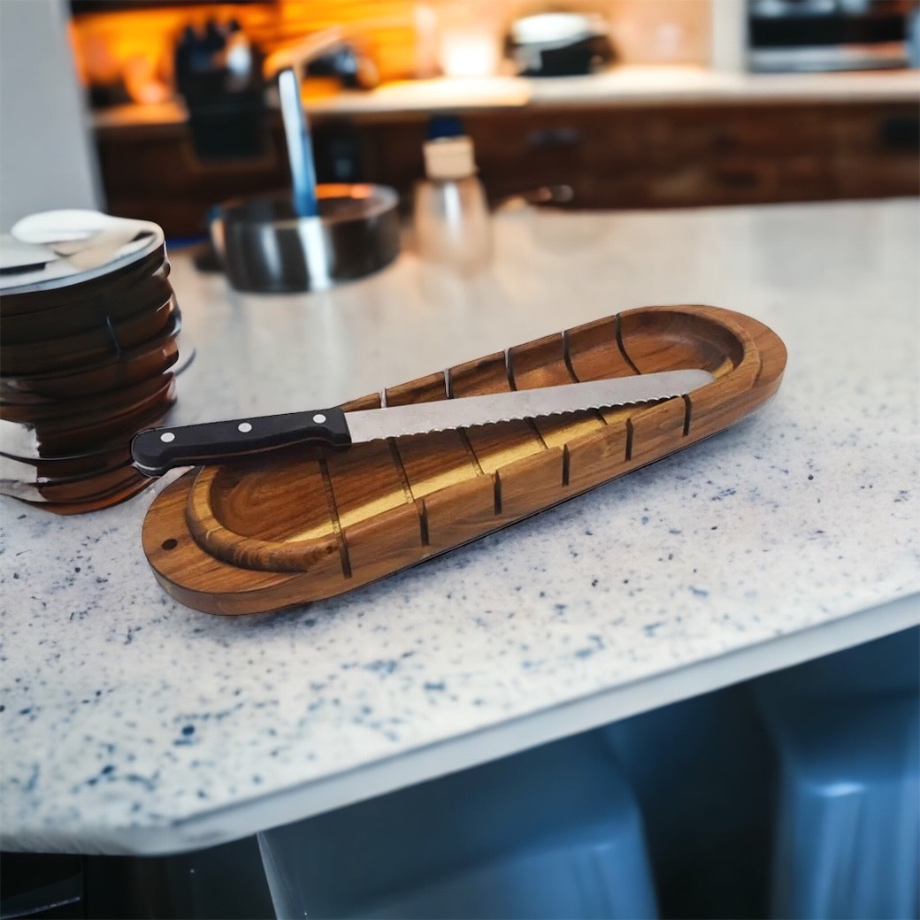 Wooden Bread Cutting Board: Vintage Elegance for Perfect Slices