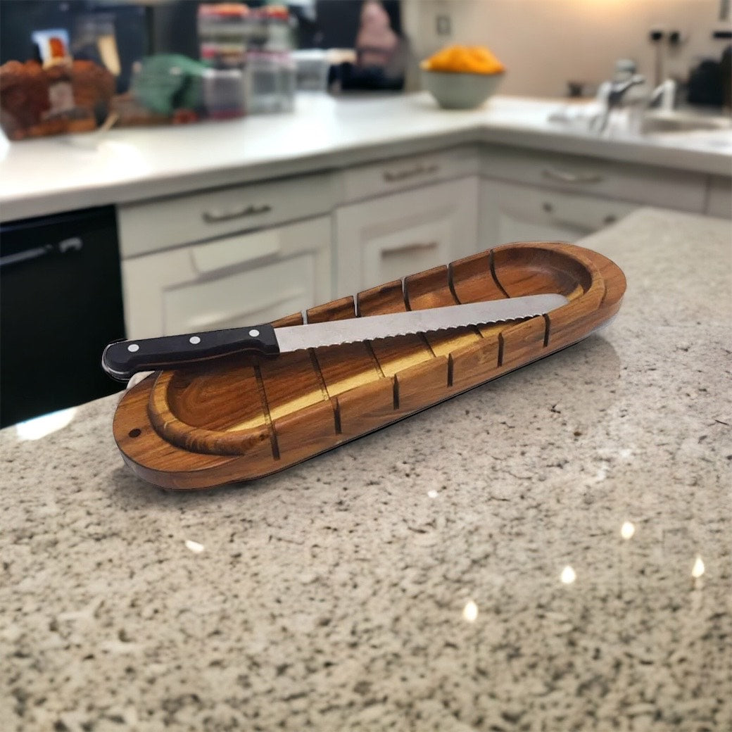 Wooden Bread Cutting Board: Vintage Elegance for Perfect Slices